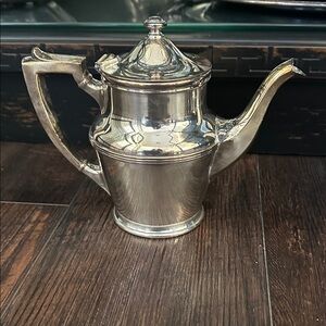 Vintage Deerpath Inn Elegant Silver Teapot 32oz.